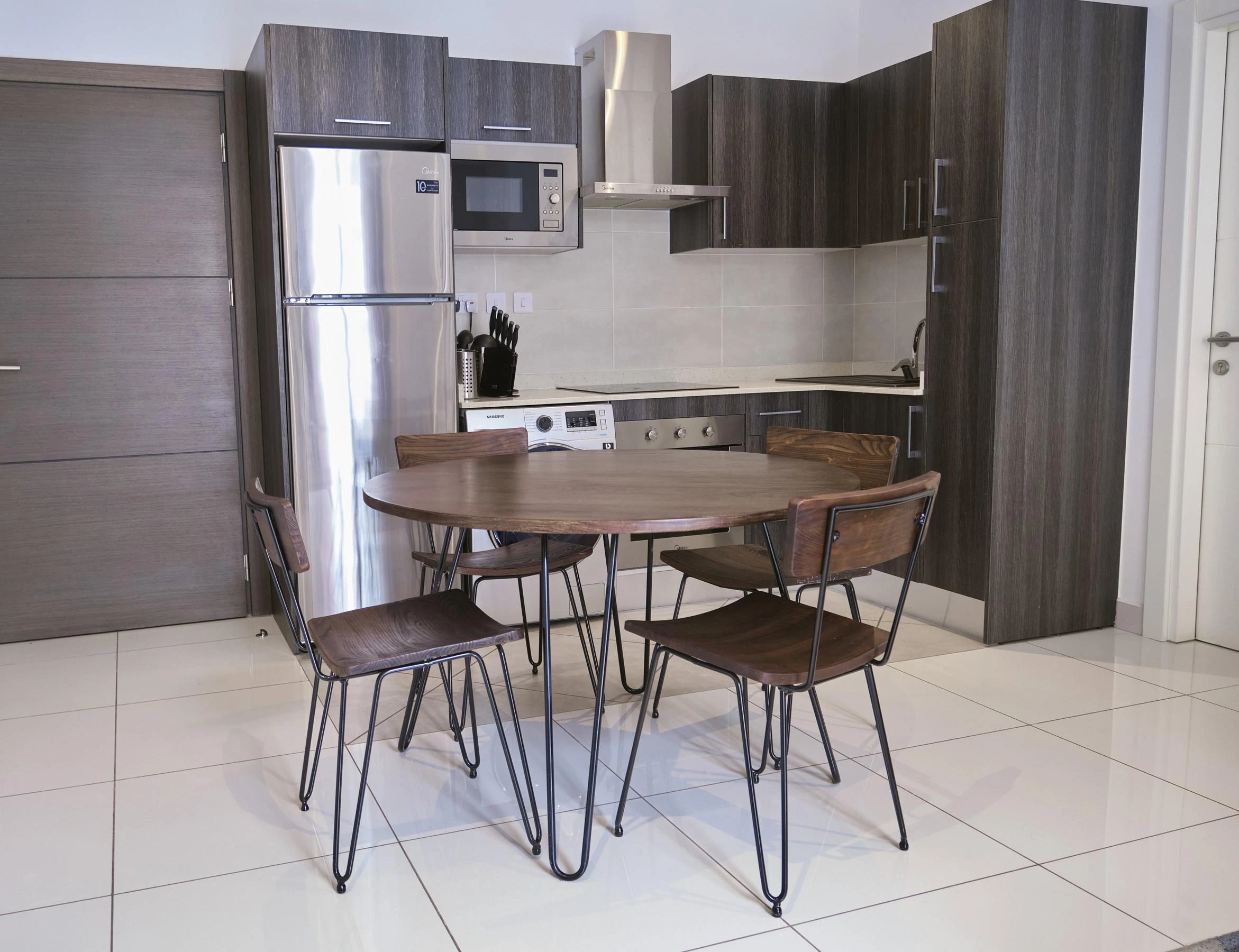 can7 Furnished 1-Bedroom Apartment For Rent.